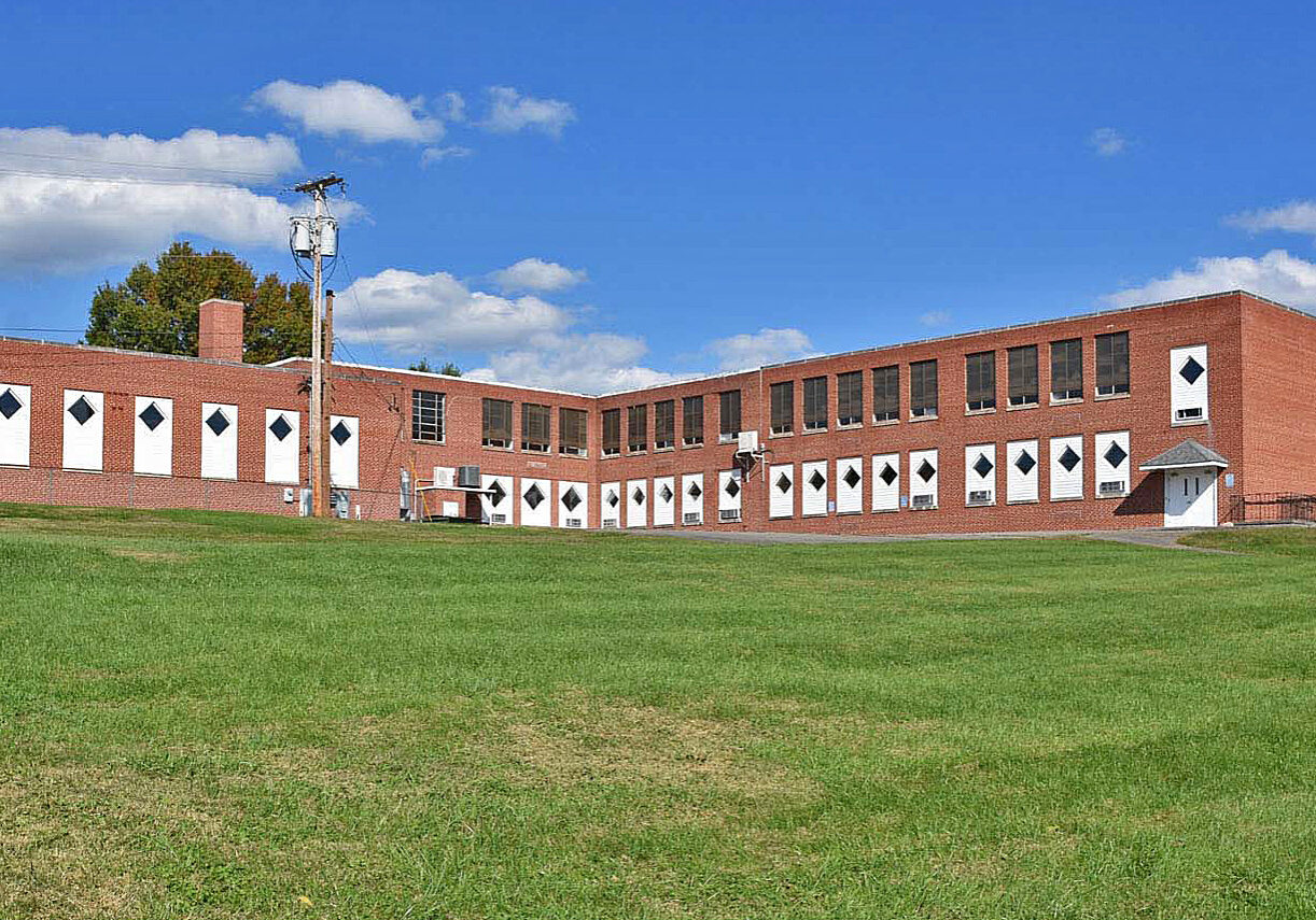 Claremont_Elem_School_2020_exterior_view_VLR_Online